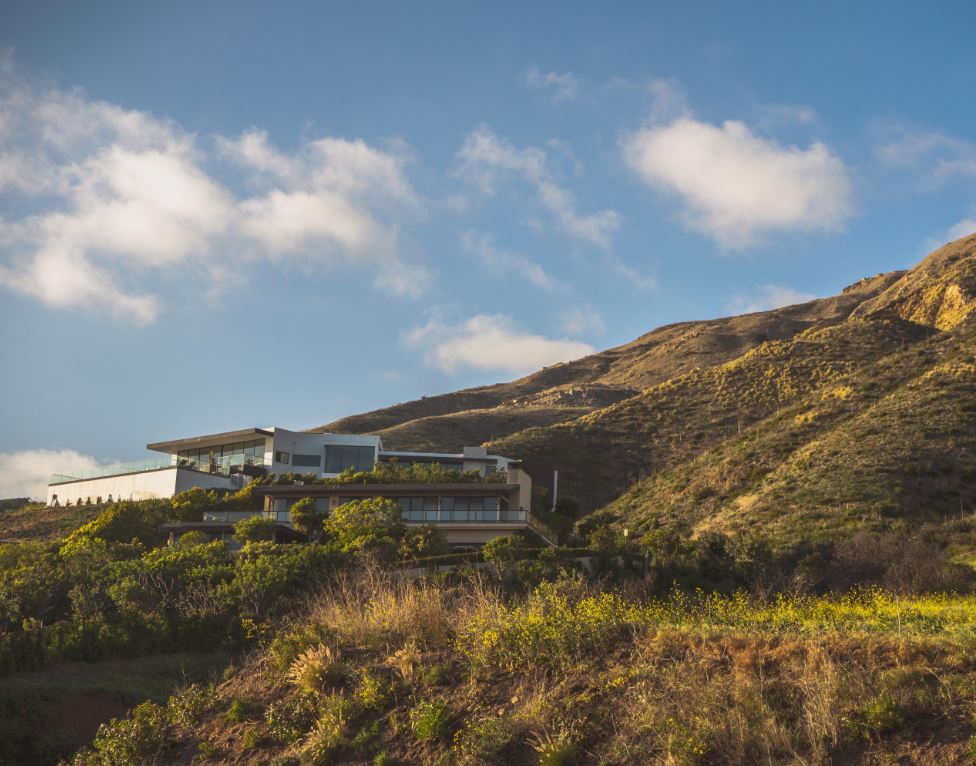 Set amidst Saddle Peak, California, this 2014 creation spans 12,000 sq. ft. Crafted by Steve Kent Architects and installed by Kline's Kustom Heating and Air Inc.