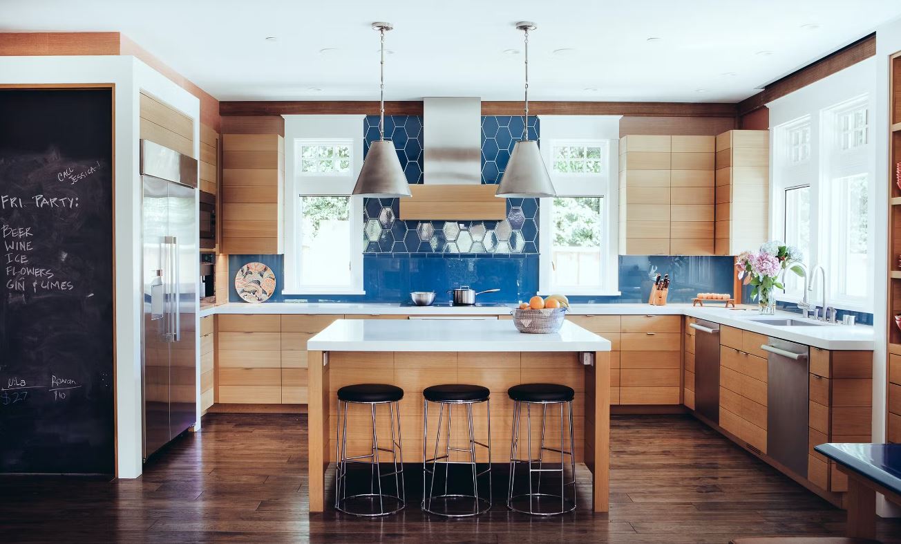 Kitchen that utilizes a Ray Magic® radiant ceiling system.